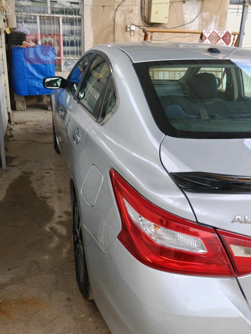 نيسان ألتيما